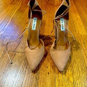 Steve Madden Tan Suede Pump with ankle tie